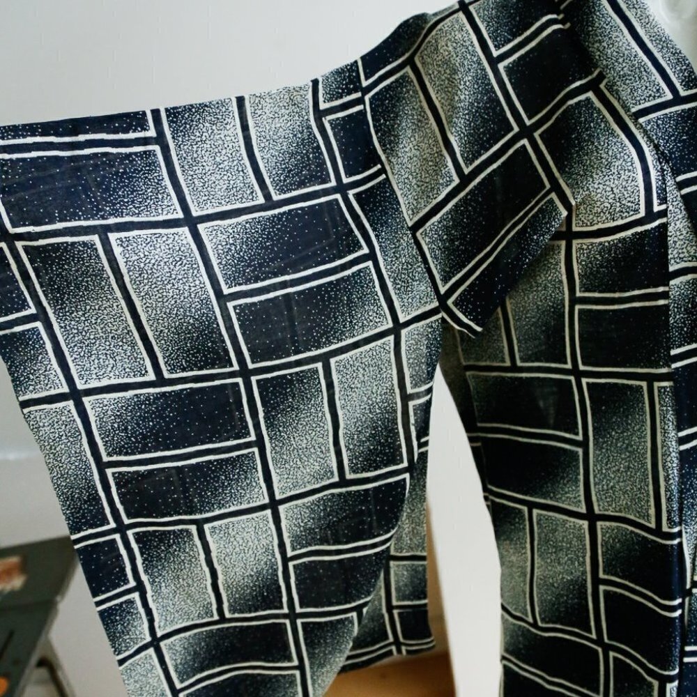 Vintage Lighweight Geometric Print Kimono - Picture 6 of 9
